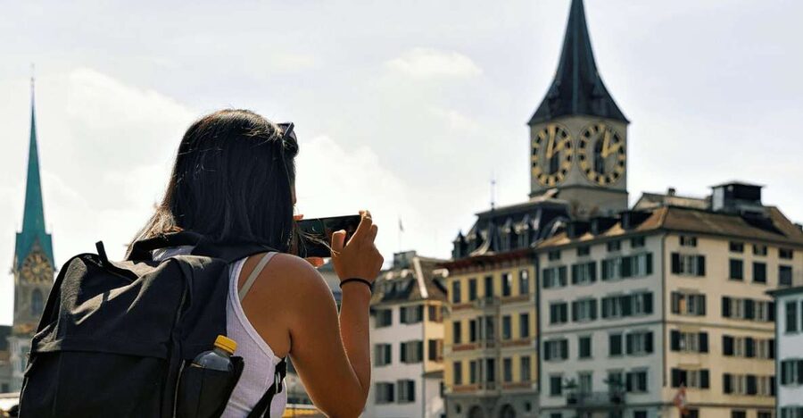 Private Zurich City Tour with Cruise and Lindt Chocolate - Private Mercedes transport and the guide factor
