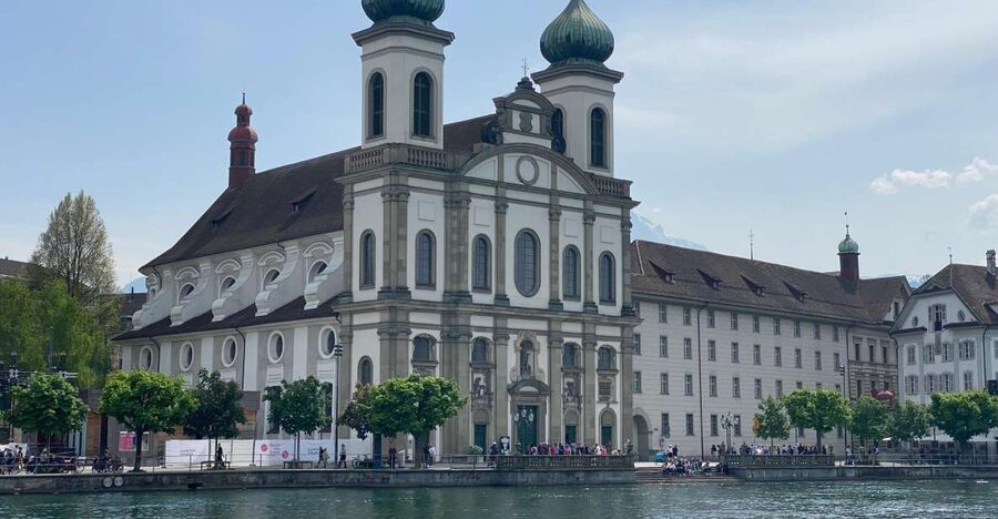 Revealing Lucerne: Self-Guided Reading City Tour - The Big Lucerne Hits: Lion Monument, Water Tower, and City Hall