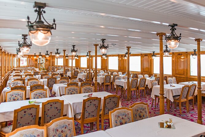 Round trip cruise from Lausanne to Chillon - Onboard comfort, restroom, and what you should bring