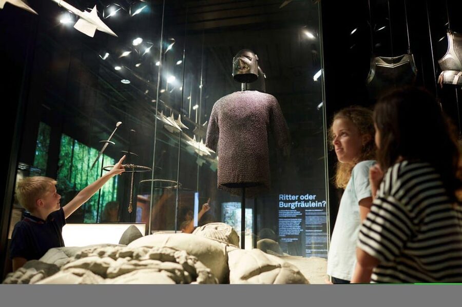Schwyz: Museum-Ticket Forum of Swiss History Schwyz - Trade routes on a stepper, plus a knight encounter