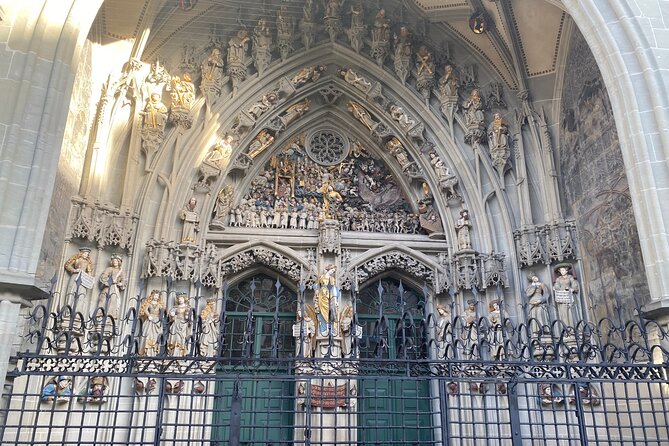 Self-Guided Audio City Tour in Bern - Mosesbrunnen, Swiss Parliament, and the Bundesterrasse: Switzerland’s Democracy on Foot