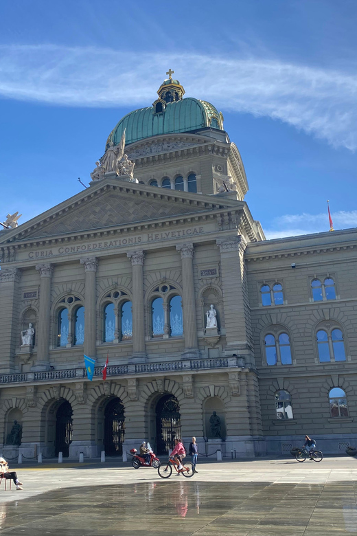 Self-Guided Reading City Tour in Bern - Old Town core: Bern Cathedral, Zytglogge, and the main sights you can actually reach