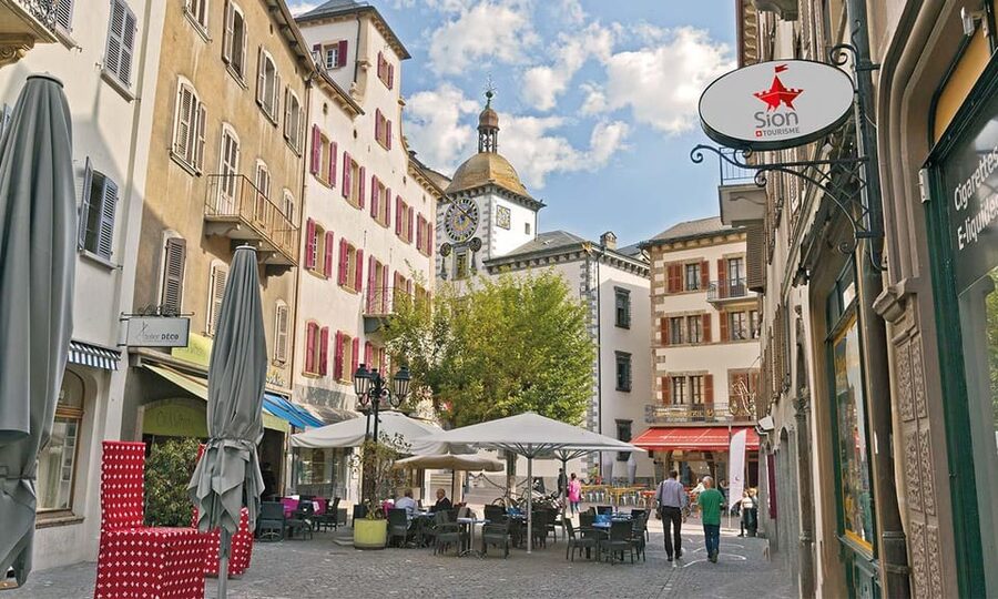 Sion: Sion Wine Tour - wine tasting and guided tour - Sion on Foot, Wine in Hand
