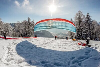 Tandem Paragliding Experience with Transport from Interlaken