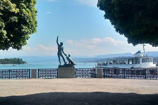 The Best of Zurich Including Panoramic Views in a Small Group Walking Tour - Old Town on Foot: Paradeplatz, Bahnhofstrasse, Limmatquai, and Church Icons