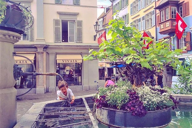 The Best of Zurich Including Panoramic Views in a Small Group Walking Tour - Bahnhofstrasse and Paradeplatz: A Shopping Street That Also Tells You Zurich’s Story