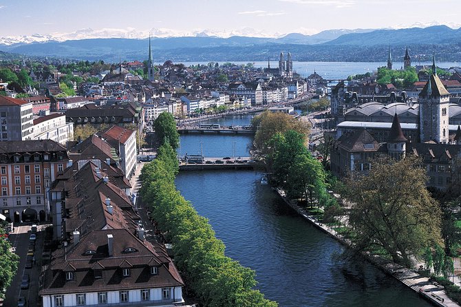 The Great Tour of Zurich by Bus and Boat - Who Should Book This and Who Should Pick Something Else