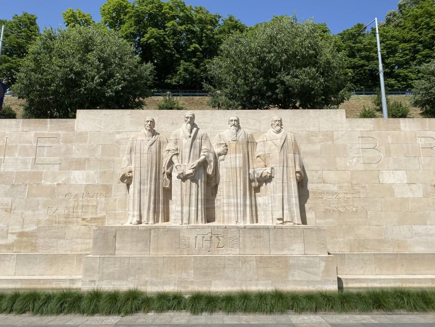 The Many Faces of Geneva: Self-Guided Audio City Tour - Before You Hit Start: What You Need for a Smooth Self-Guided Walk
