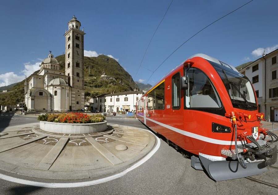 Tirano: Bernina Red Train and Cablecar to Diavolezza Refuge - A quick reality check on comfort and possible delays