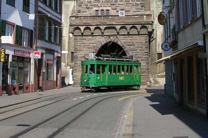 Tour on the vintage tram - Key points before you board the 11:00 Sunday vintage tram