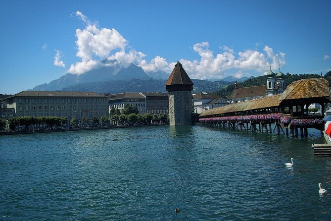 Touristic highlights of Lucerne on a Private half day tour with a local - Local Hangout Stops and Food and Drinks, With Clear Boundaries