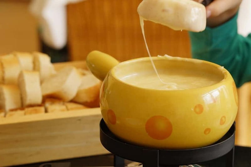 Traditional Swiss Dinner: Cheese Fondue, Appetizers/Dessert - Key points I’d plan around