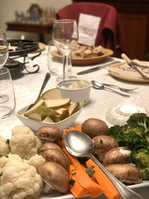 Traditional Swiss Dinner: Cheese Fondue, Appetizers/Dessert - Cheese fondue the Swiss way: 200g per person, then bread and dippers