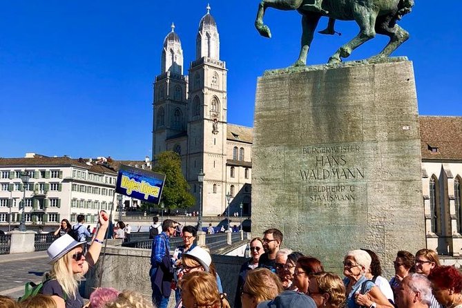 Walking tour of Zurich - your first overview of the city (Private Tour) - Lindenhof Hill: the viewpoint that ties old town and Swiss Alps together