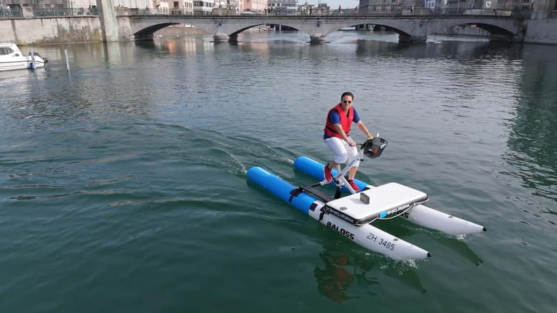 Waterbike on Lake Zurich - What Happens Before You Get Moving: Briefing, Life Jacket, and First Minutes