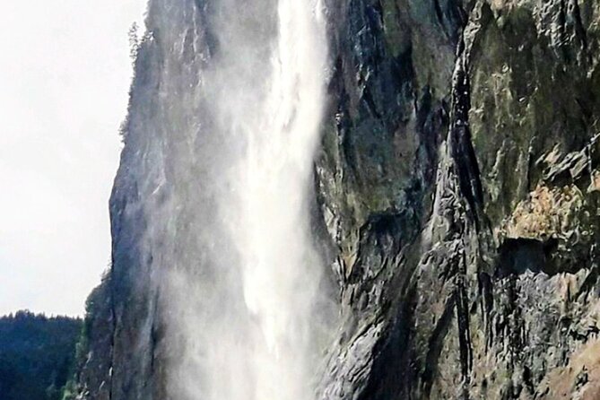 Waterfall Lauterbrunnen CLOY Pier Iseltwald Interlaken Private - Stechelberg and the James Bond 007 cable car viewpoint