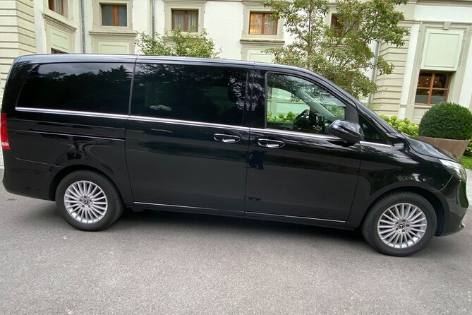 ZRH Zurich Airport to Zurich City Private Transfer-Winter Special - Flight tracking and driver communication that actually helps