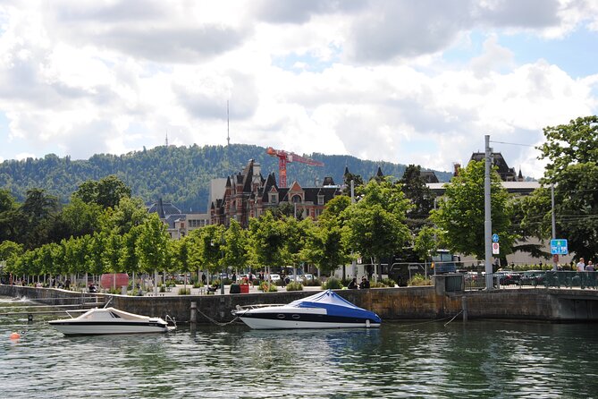 Zurich 360° City Walk Tour Including Hidden Spots - Lake Zurich and Bellevue Square: Alps views plus a real tasting break