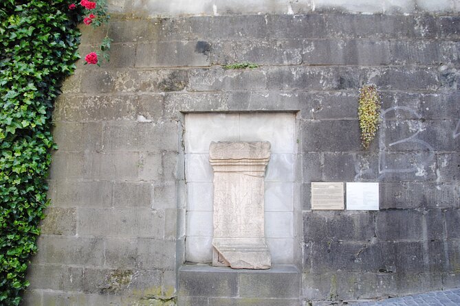 Zurich 360° City Walk Tour Including Hidden Spots - Key moments in the route: door-open surprises and Roman remnants
