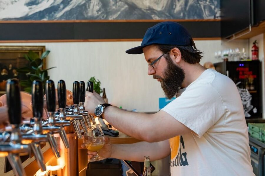 Zurich Beer Tour - tasting tour with a local beer expert - Meeting at Stauffacher, then staying close to the action