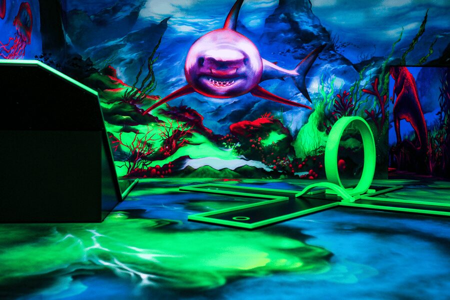 Zurich: Black Light Galaxy Minigolf - Who Should Book This Session