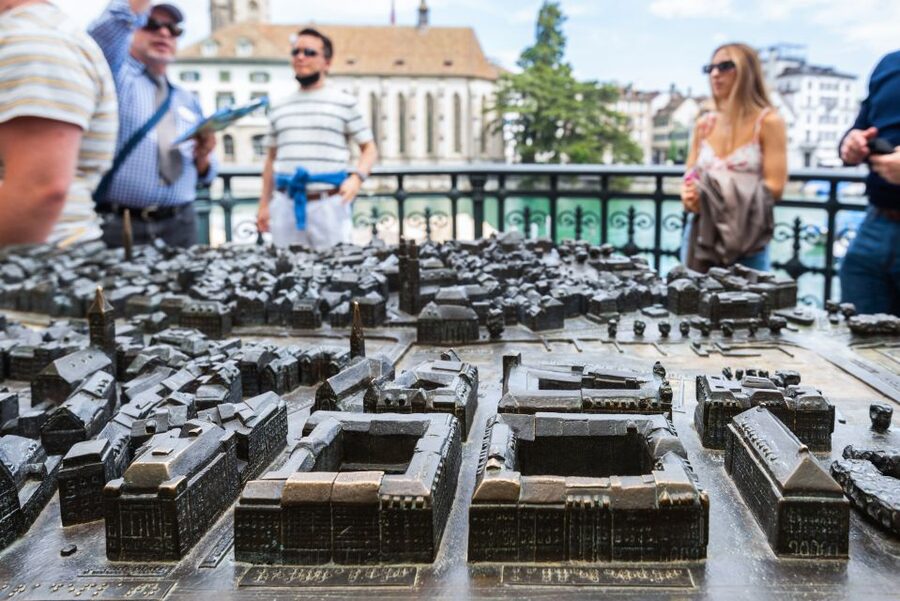 Zurich: City Highlights Tour by Bus, Cable Car, and Ferry - Timing, walking, and what the half day feels like in real life