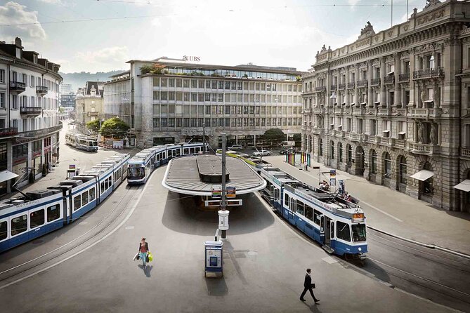 Zurich City & Lindt Home of Chocolate Last-Minute Tour - Grossmünster: those twin towers make the quick stop worth it