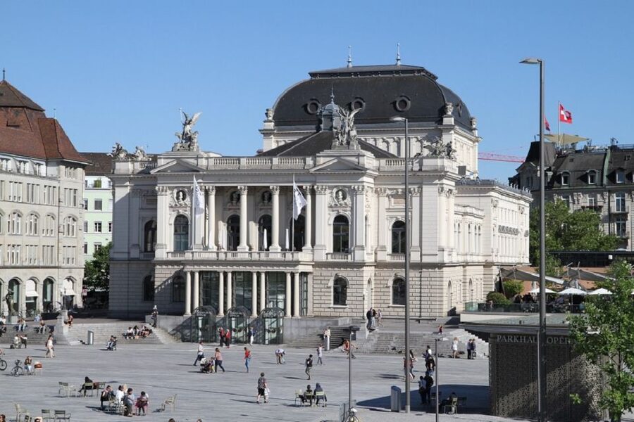 Zurich: City Tour with Lake Cruise + Optional FIFA Museum - Why This Zurich Half-Day Combo Works for First Timers