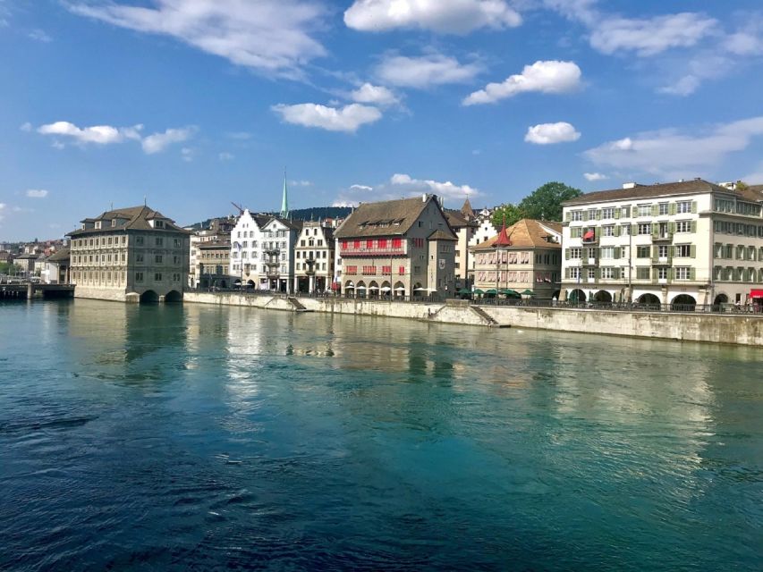 Zurich: City Tour with Lake Cruise + Optional FIFA Museum - Old Town on Foot: Münsterhof, Guild Houses, St. Peter’s Clock, and Fraumünster
