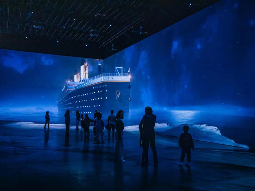 Zurich: Entrance ticket to the "Titanic" immersive exhibition at Lichthalle Maag - 360º projections and VR, how the tech helps you understand the ship