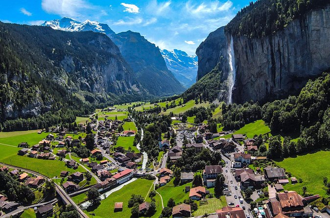 Zurich: Guided Daytrip to Grindelwald, Lauterbrunnen & Interlaken - Price and value: what $174.24 buys in real life