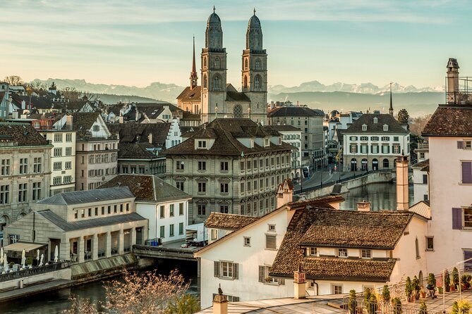 Zurich Highlights City Tour with Optional FIFA Museum Ticket - A fast way to map Zurich, from Bahnhofstrasse to medieval streets