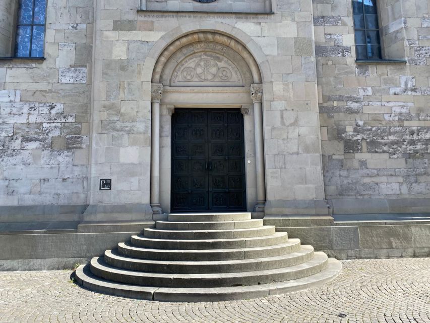 Zurich in the Mirror of the Past: Self-Guided Audio Tour - Cabaret Voltaire, Lenin’s House, and Urania Observatory