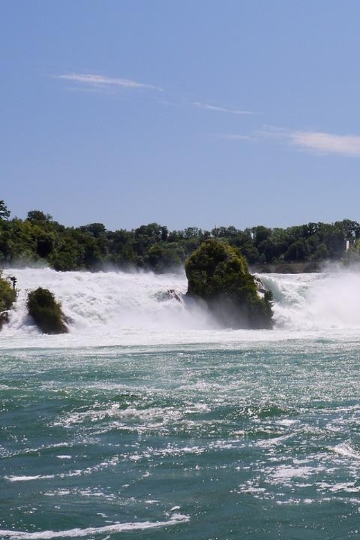 Zürich/Lucerne: Rhine Falls, Titisee & Black Forest Day Trip - Titisee Lake: Promenade Time, Shops, and Lunch at Your Pace