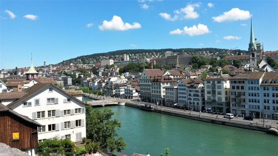 Zurich - Old Town Private Walking Tour - Bahnhofstrasse: Swiss Wall Street, banks, and the world’s gold market