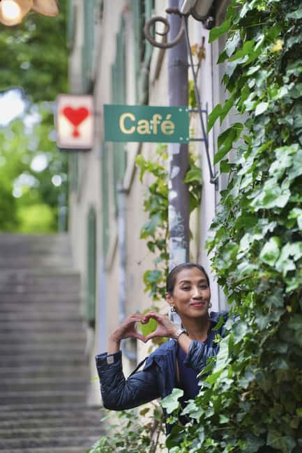 Zurich: Private City Walking Tour with Polybahn Ride - Lake Zurich and the Bellevue area: the best part for portraits