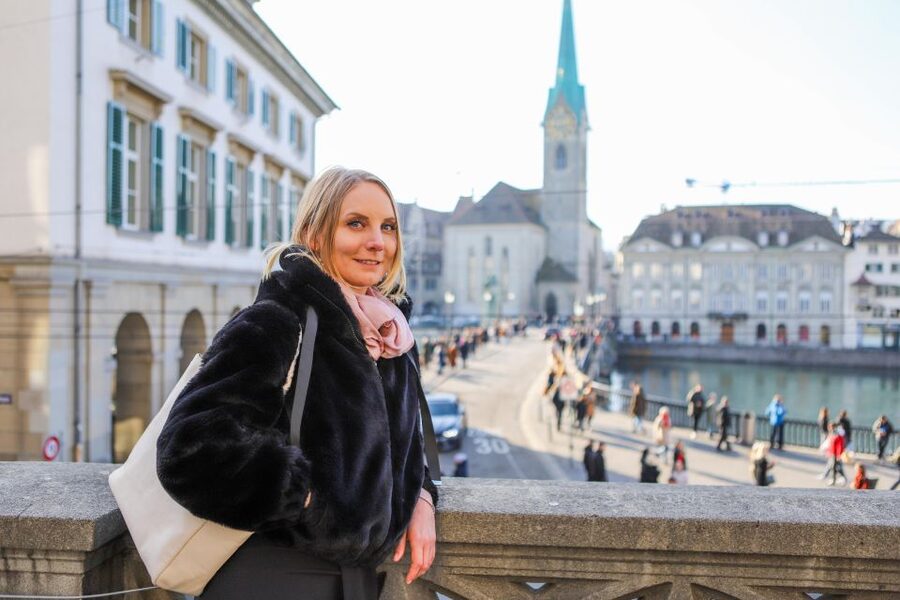 Zurich: Private City Walking Tour with Polybahn Ride - Felix Café am Bellevue: warm drinks and a human pause