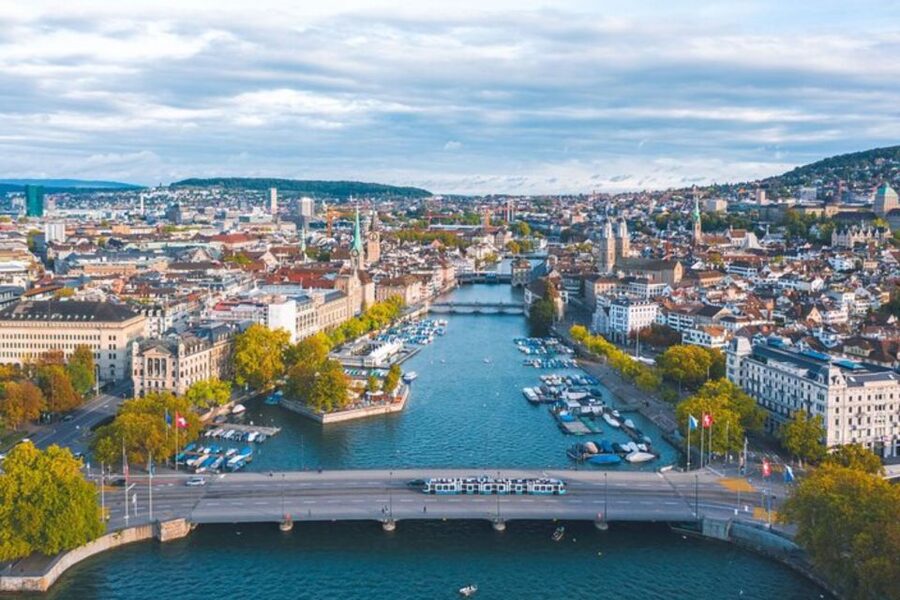 Zurich: Private custom tour with a local guide - The best moments to look for on your Zurich day