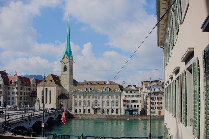 Zurich Private Customizable Guided Walking Tour - Fraumünster Church, Chagall and Giacometti stained glass