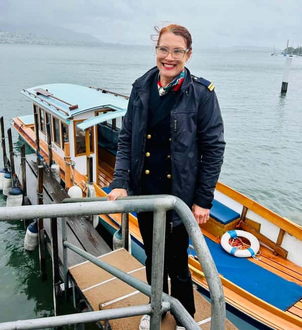 Zurich: Private Guided Boat Tour - What makes the landmarks click when you see them from water