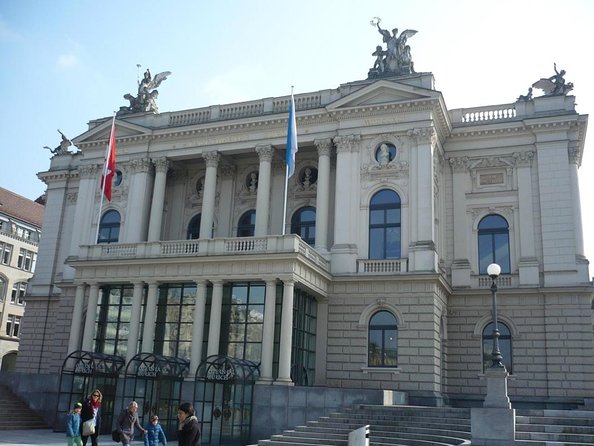 Zürich Private Walking Half-Day Trip with optional Lake Cruise - Why this private Zurich tour feels easier than planning alone