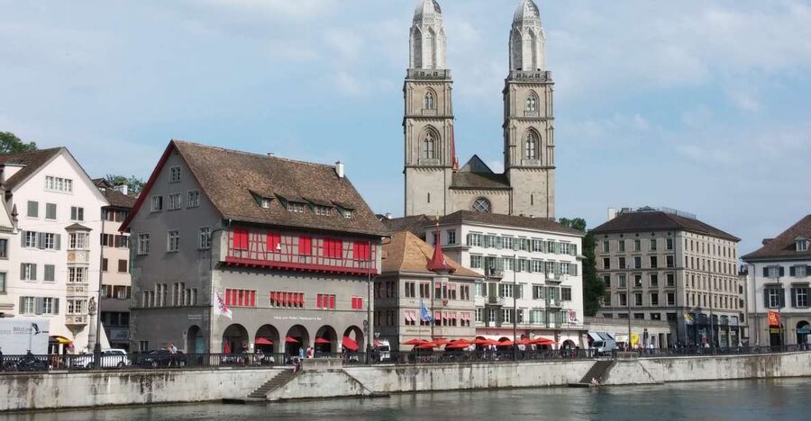 Zurich: Private Walking Tour with a Local Guide - Quick hits before you walk Zurich