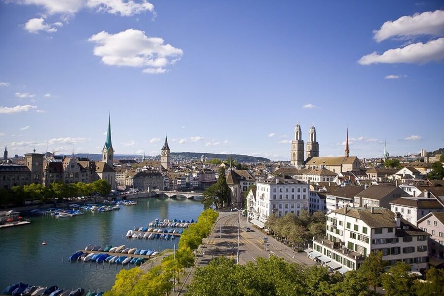 Zurich: Sightseeing Bus Tour with Optional FIFA Museum - Finding the Sihlquai starting point near Zurich HB