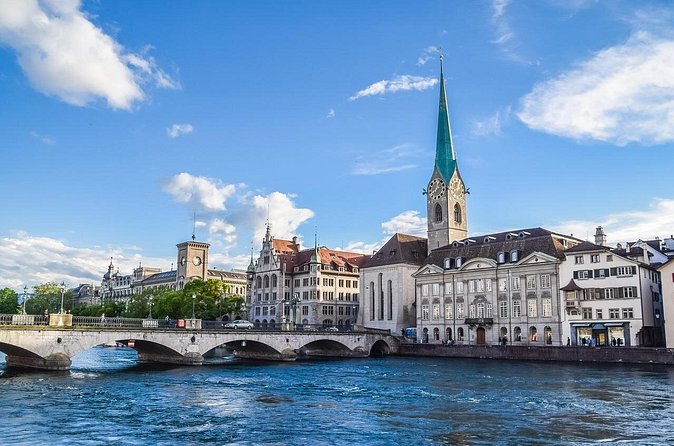Zurich Walking Tour: Explore Top Sights & Hidden Gems - Fraumünster, Town Hall, and the End at Augustinergasse